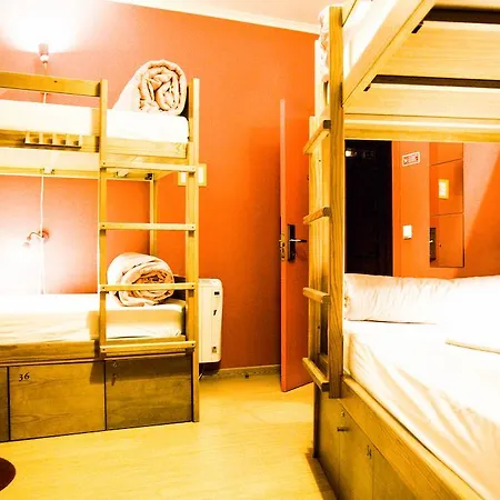 Hostel Poets *