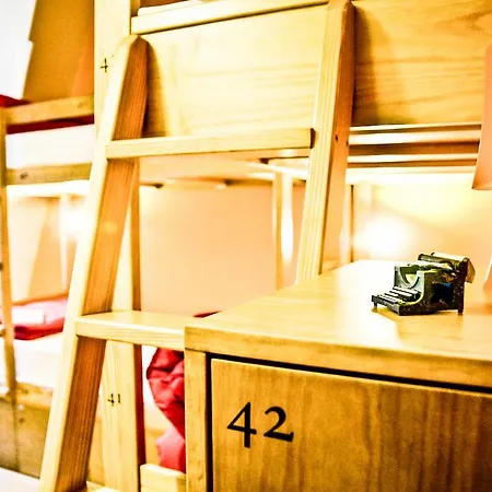 Hostel Poets Lisboa